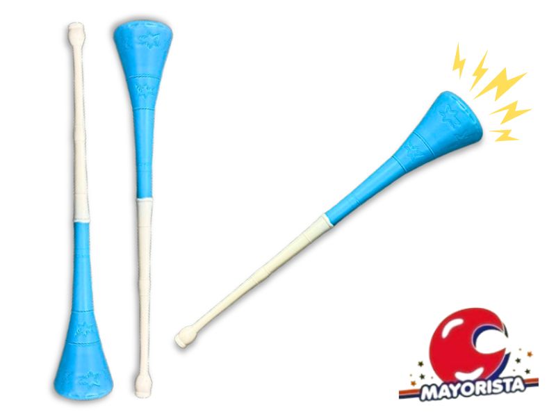 CORNETA CANCHA 60 CM CELESTE Y BLANCA (VUVUZELA) CHICHE PLAST